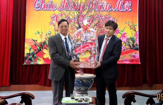 Mùng 2 Tết Bính Thân, Chủ tịch-Đinh Việt Thắng đã đến thăm, chúc Tết CB, NV tại Công ty Quản lý bay miền Trung và miền Nam